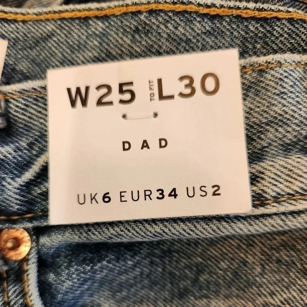 NWT || TOPSHOP || Dad denim, mid rise, baggy, loose, distressed, size 2 - Picture 6 of 7